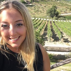 Meet your Posher, Eliza